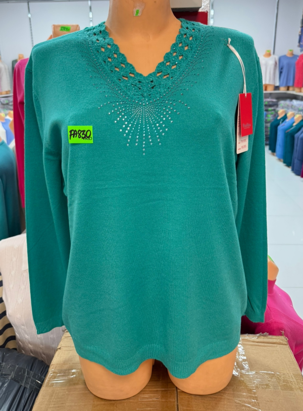 Swetry damskie Roz L-3XL. 1 kolor. Paczka 10 szt